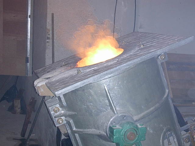 铝壳中频感应加热炉